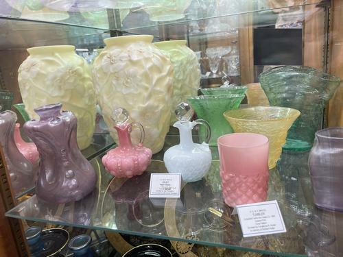 Consolidated glass pieces on display